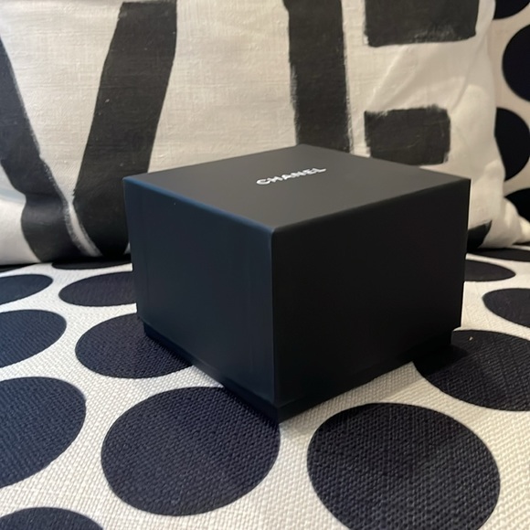 Chanel Box - Picture 8 of 11